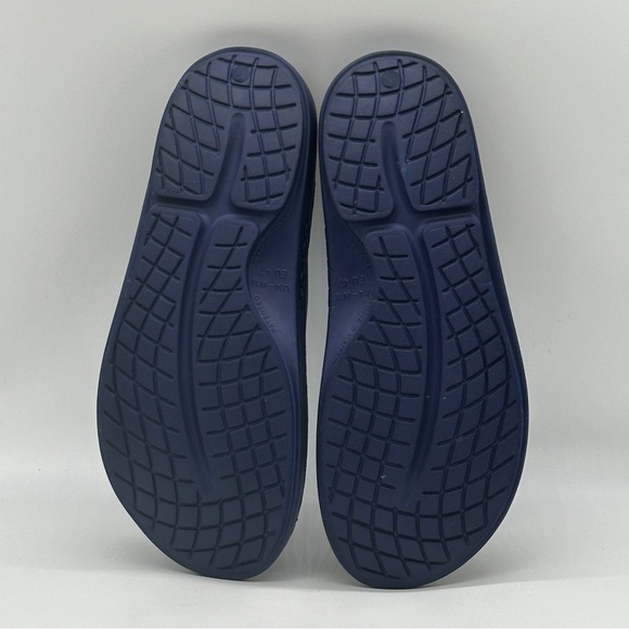 OOFOS Sandals. Size 14 - Picture 9 of 10